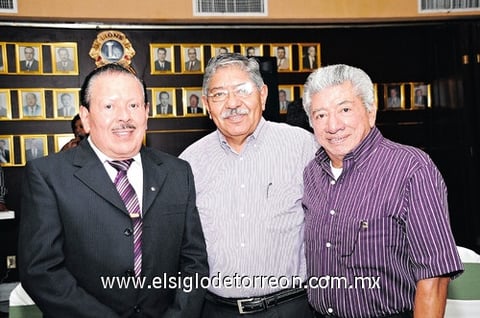 27062011 Gallego, Emilio Ordóñez y Roberto Landeros, mesa directiva saliente.