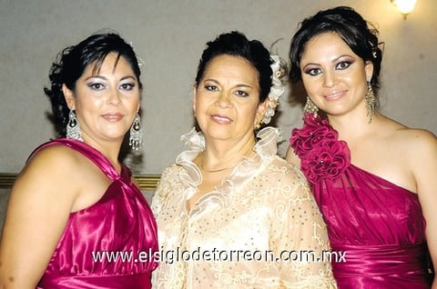 27062011  Juana María y Karla.