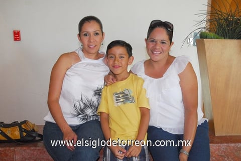 29062011 Sánchez, Jorge Vargas y Olga Irene Sánchez.