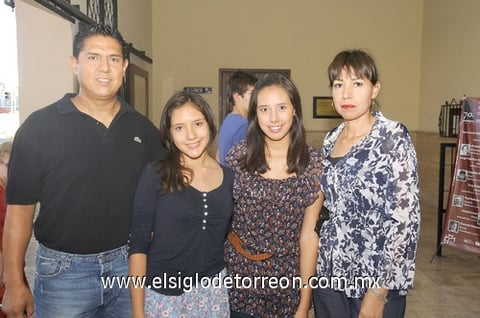 29062011 , Saima y Adriana Mejía, y Adriana Velázquez.
