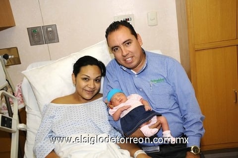 02072011  Fierro Cuevas nació el 14 de junio, es hija de Jéssica Cuevas de Fierro y Juan Carlos Fierro.