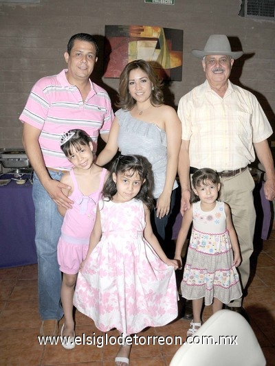 04072011 , Anahí, una linda bebita, Margarita, Juan, Carlos, Karina, Any, Margarita y Gerardo.