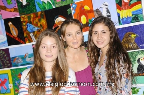 Regina, Nora y María.