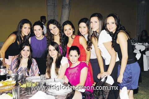 Natalia, Brenda, Marcela, Ana Laura, Daniela, Ana Isabel, Sofía, Ana, Pakris e Hilde.