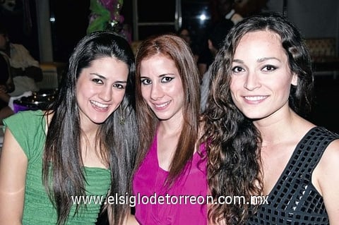 Rosy, Iza y Mariana.
