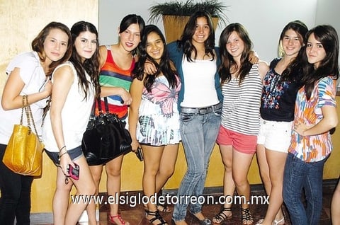 Pamela, Susy, Valeria, Celina, Isabel, Gaby, Andrea y Lorena.