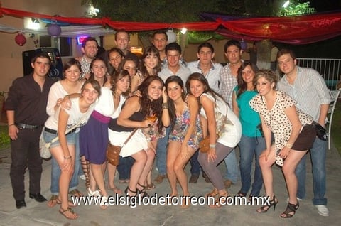 Numerosas muestras de cariño fueron las que recibió Lizeth Rocha, el día que celebró su cumpleaños. Amigos y familiares la acompañaron en la divertida fiesta que fue organizada a detalle donde por horas la pasaron genial.