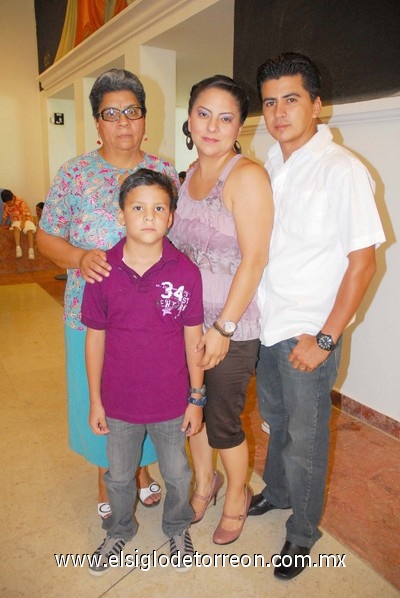 06072011 , Ale, Diego y Alejandra.