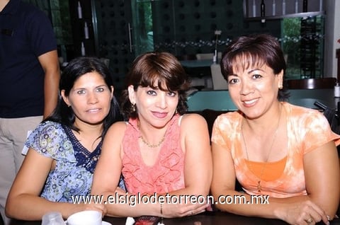 07072011  Méndez, Claudia Estrada y Melva Ballesteros.