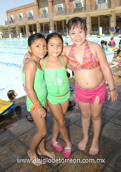 15072011 , Alexa, Marcia y Magdalena.