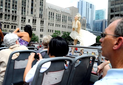 La estatua permanecerá en exhibición hasta la primavera de 2012.