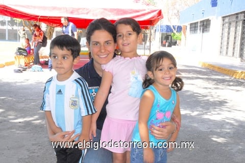 18072011 , Mariana, Ángela y Linda.