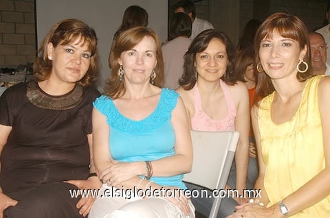 Luly, Tony, Paris y Oliva.