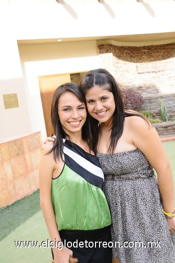 Monserrath Encinas y Gaby de Anda.