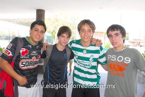 Alexis, Ernesto, Hans y Vicente.