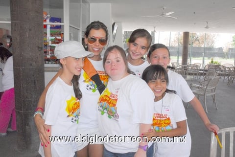 Salua, Lorena, Karla, Marisol, Sabina y Natalia.