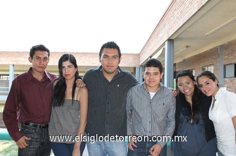 Pedro Cerda, Ileana Dávila, Víctor Rodríguez, Edwin Sifuentes, Yazmín Borrego y Norma García, de Administración de Empresas Turísticas.