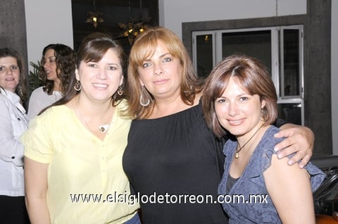 Ángeles, Ana Clara y Teresa.