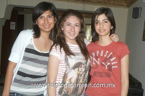 21072011 , Ricardo, Valeria y Adrián.