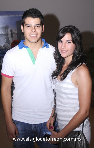 22072011  Mascorro y Priscila Reed.