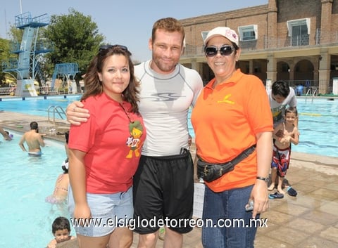 22072011 Alvarado, Manuel Burciaga y Karen Lara.