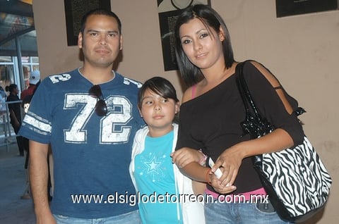 25072011  Dharma y Jéssica.