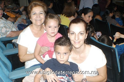 26072011 Gloria, Sofi y Cristina.