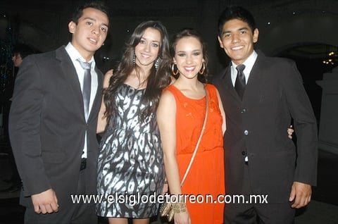 26072011 Salas, Karla Muñoz, Grecia Villanueva y Víctor Gutiérrez.