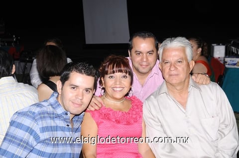 27072011  Dora, Elena y Carlos.