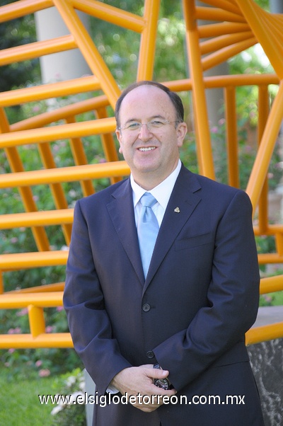 27072011  Dávila de León, rector de la Universidad La Salle Laguna.