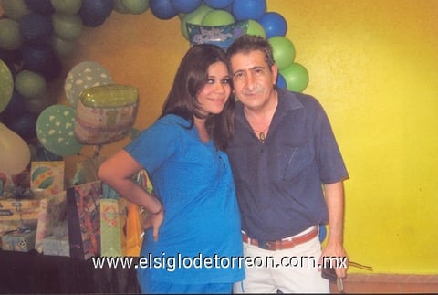 29072011  con su esposo el Dr. Héctor Flores Canalizo.