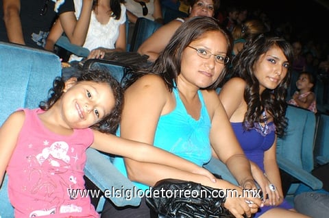 30072011  María, Martha Mónica y Rosa Belia.