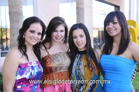 01082011  Martínez Humphrey, Dany Villalobos, July Valenzuela y Ale Alcalá.