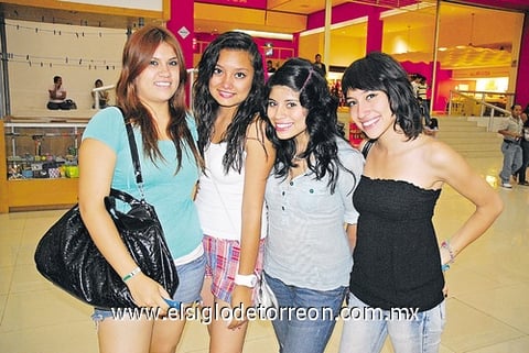 01082011 García, Jeniffer González, Gala González y Arlyn González.
