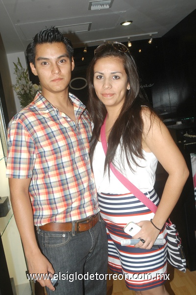 01082011  González de Saldaña y Flora Saldaña.