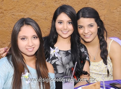03082011 Ramírez, Ana Sofía Núñez y Malu Galindo.