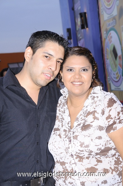 03082011  Martínez y Cynthia Álvarez.