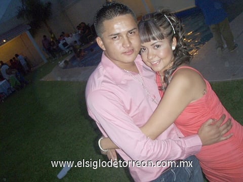 04082011  y Mónica Vanessa en reciente evento social.