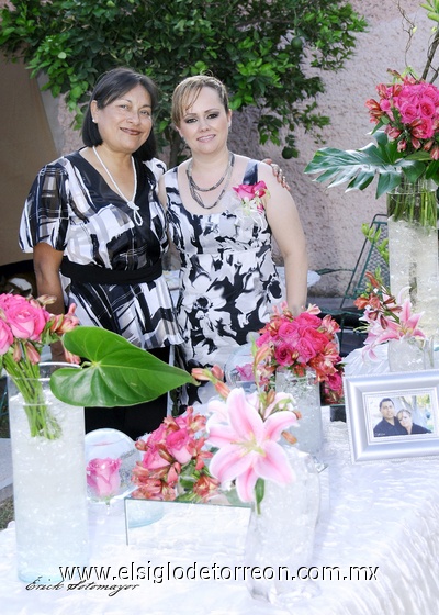 05082011 Ángeles recibió un lindo festejo prenupcial de su anfitriona Sra. Paty Favila.- Érick Sotomayor Fotografía