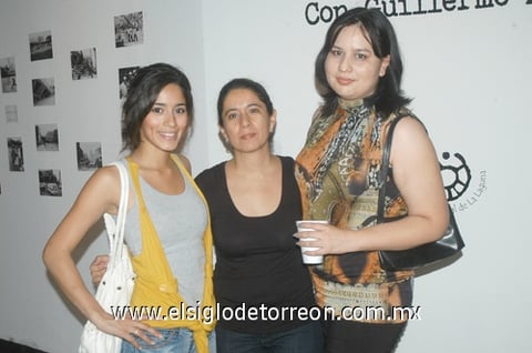 09082011  Yésica y Paty.