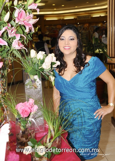 07082011  Patricia Cuéllar Herrero fue homenajeada con una linda despedida de soltera.- Érick Sotomayor Fotografía