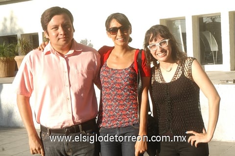 08082011 Arenas, Leslie Solís y Evy Simental.