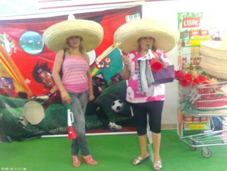 YANET Quiñones y Concepción Esparza.
