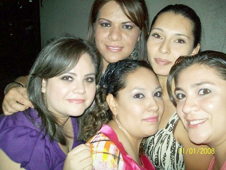 VIRIDIANA Alba, Lolis López, Mónica Castro, Mine de Anda, Judith Piña
celebrando el cumpleaños de Lolis López.