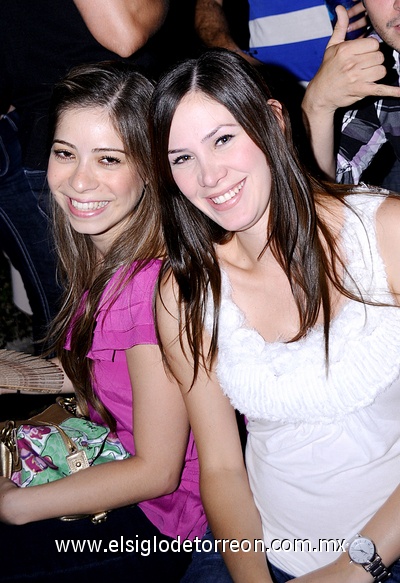 10082011 , Ely y Stephy.