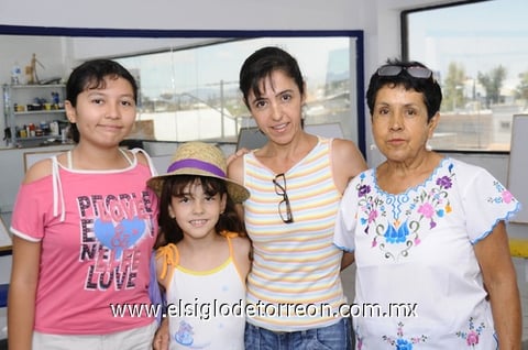 10082011 , Andrea, Cristina y Aída.