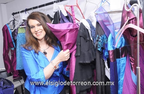 La diseñadora Lydia Lavín presentó su colección 'Mis raices' en evento organizado por el Club Rotario de Torreón.