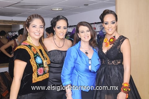 Victoria, Dennis y Paola junto a la diseñadora Lydia Lavín.