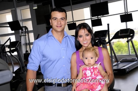 Roberto, Pamela e Isabella Llorens.