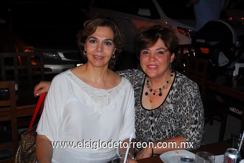 Bertha Martínez Salas y Gabriela McAnally Salas.